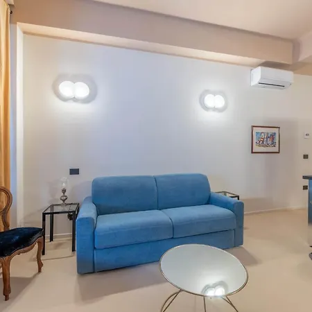 Audrey In The Centre Apartment